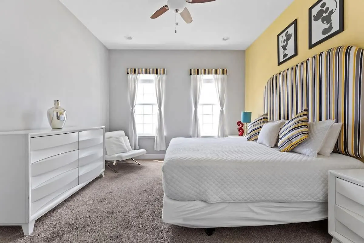 Holiday home 4 Bedroom Community Amenities Included Ef466 Davenport United States