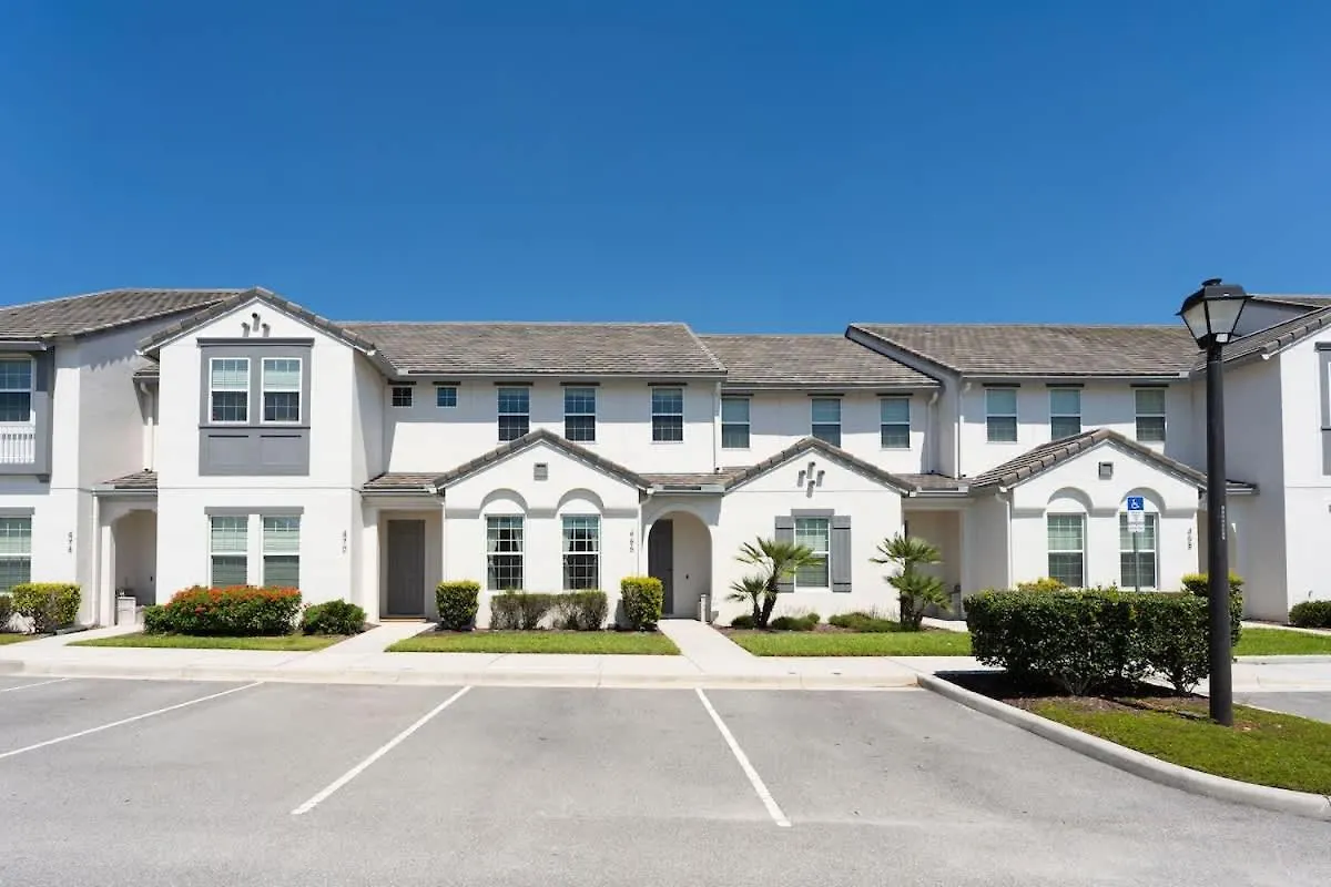 4 Bedroom Community Amenities Included Ef466 Davenport Holiday home