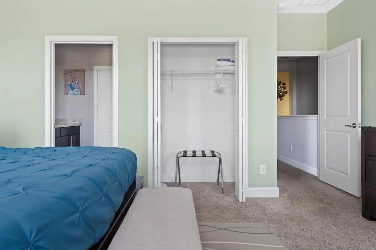 4 Bedroom Community Amenities Included Ef466 Davenport 0*,  United States